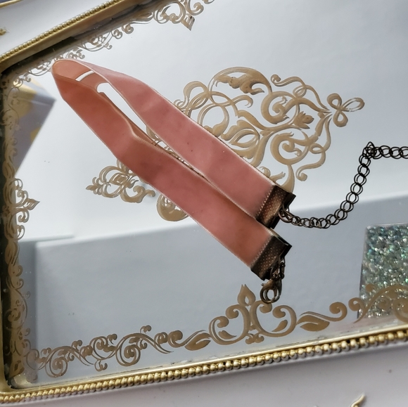 Forever 21 Jewelry - Peachy nude velvet choker